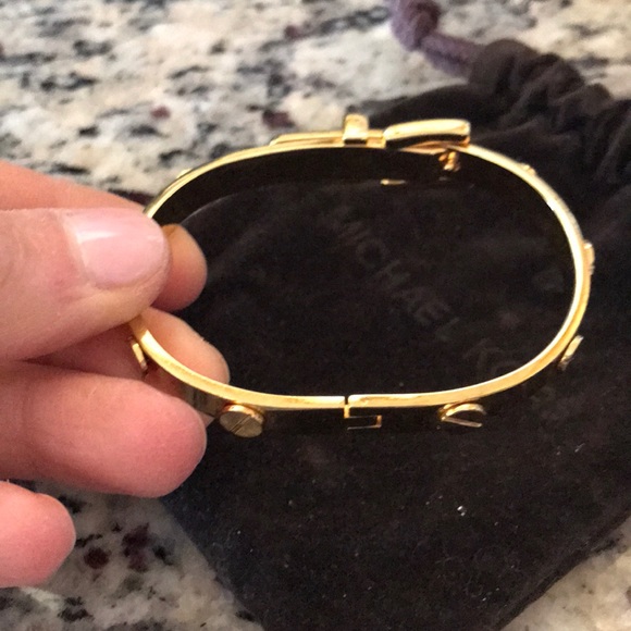 Michael Kors gold bangle - Picture 3 of 3